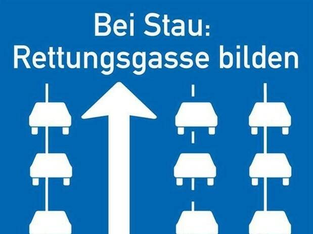 Rettungsgasse bilden